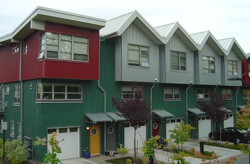 Maisons individuelles récentes équipées pour la rénovation énergétique